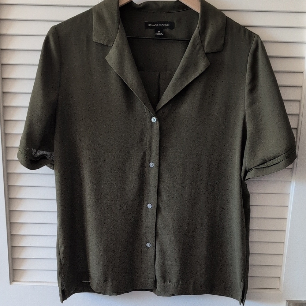Banana Republic Dark Green Button Down Shirt